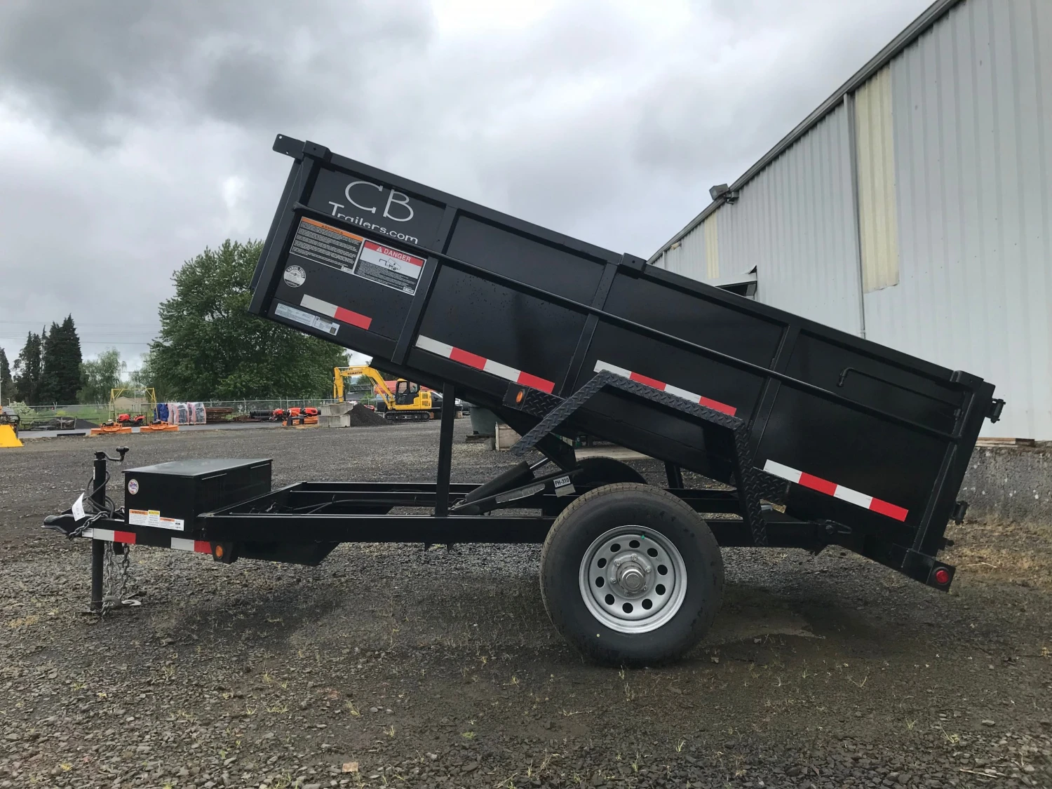 031_1e55ff15-c456-471e-aa09-9464c473fe3e.jpg Tractor Implements C&B LITTLE DUMP TRAILER SINGLE AXLE