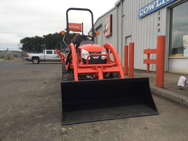 CS2210 Kioti Tractor, SL2410 Loader, And SB2410L Backhoe KIOTI Tractors 5 CS2210 Kioti Tractor, SL2410 Loader, And SB2410L Backhoe KIOTI Tractors