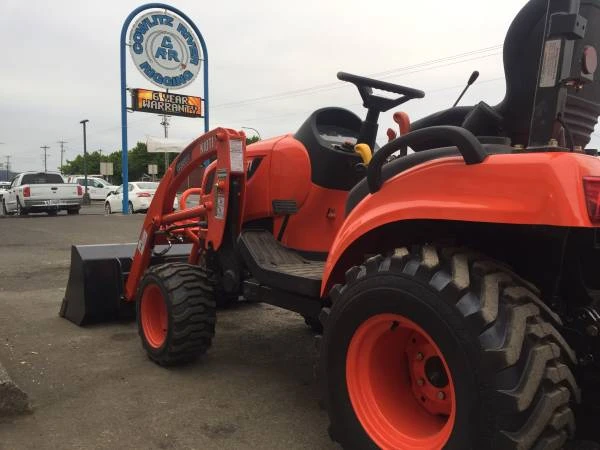 CS2210 Kioti Tractor, SL2410 Loader, And SB2410L Backhoe KIOTI Tractors 3 CS2210 Kioti Tractor, SL2410 Loader, And SB2410L Backhoe KIOTI Tractors
