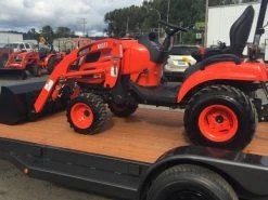 CS2210 Kioti Tractor And SL2410 Loader